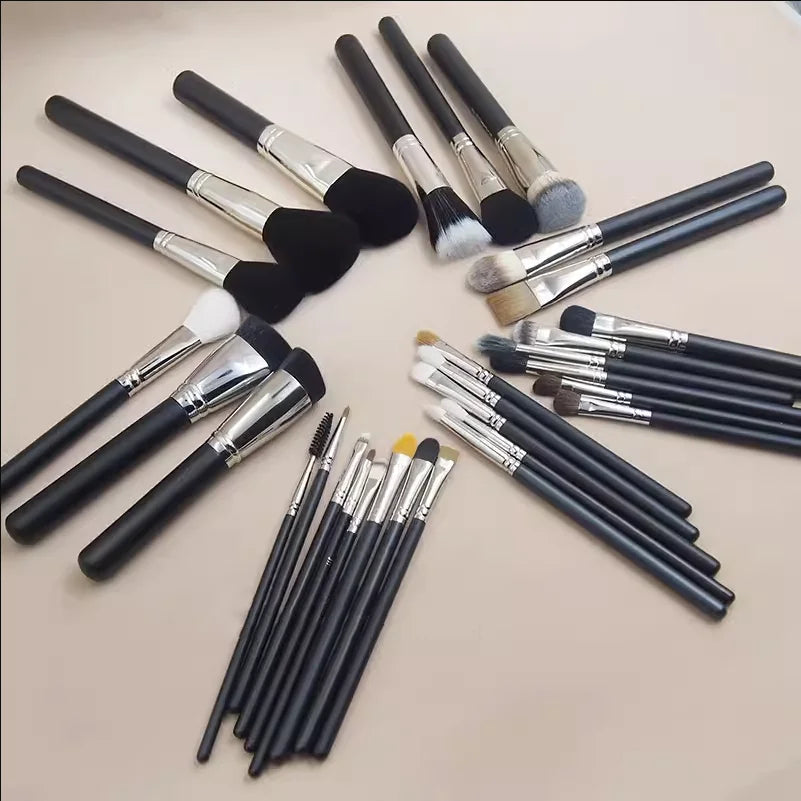 Lot pièce maquillage professionnel pour femme