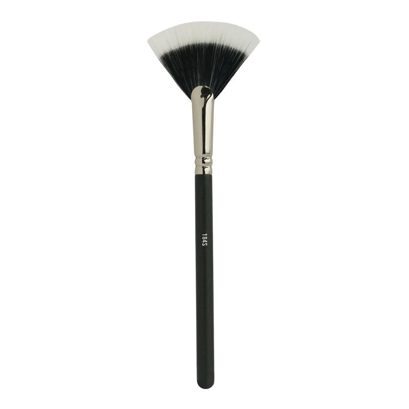 Lot pièce maquillage professionnel pour femme